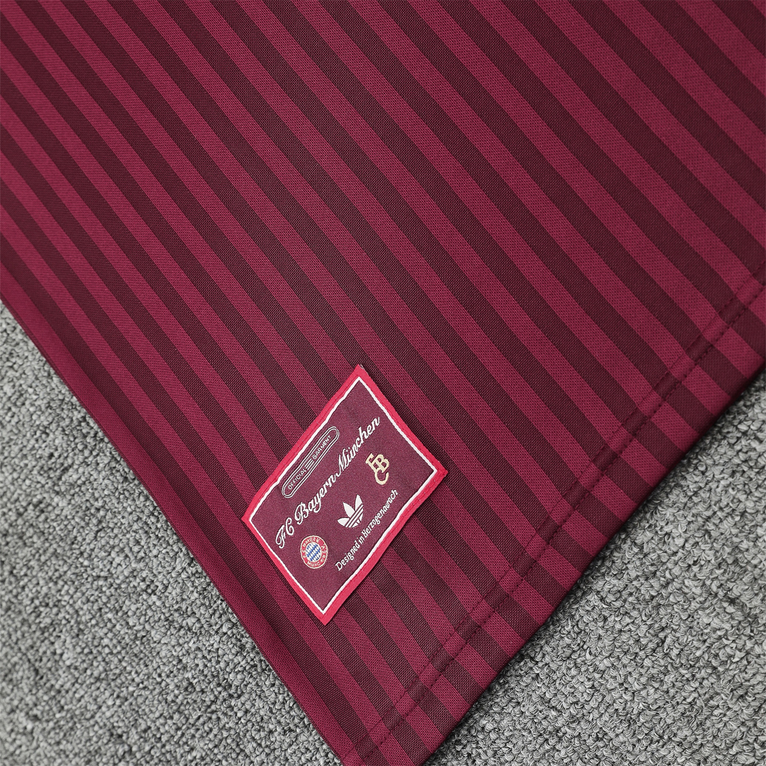 AlphaJersey-Bayern Munich 25-26 Short-Sleeve Training Set - Wine Red Lines Top & Wine Red Lines Shorts