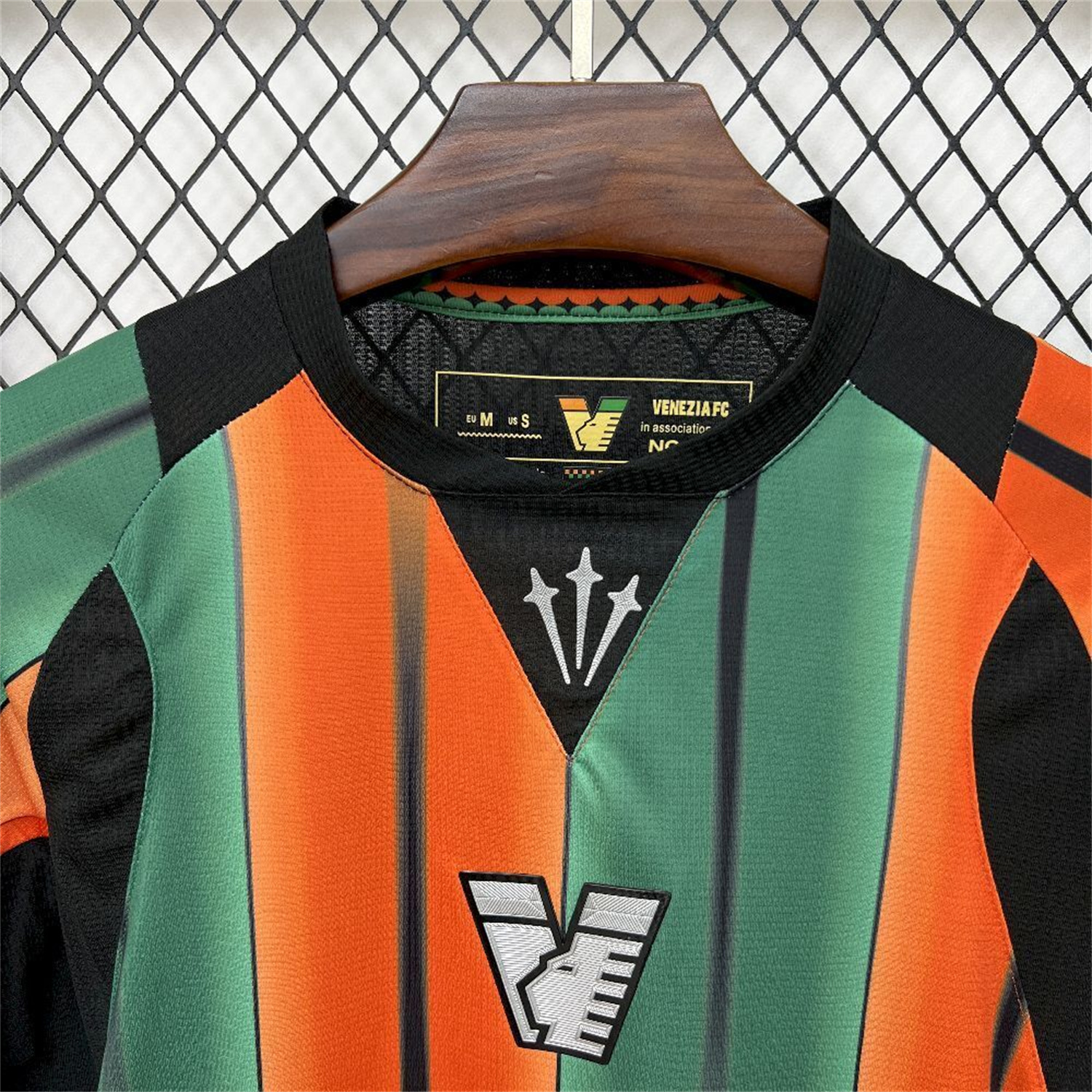 AlphaJersey-Venezia FC 25-26 Orange And Green Unsponsored Special Jersey - Fans Version