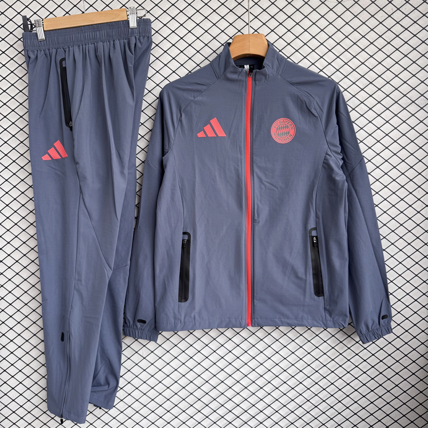 AlphaJersey-Bayern Munich 25-26 Windbreaker Training Set - Grey Top and Pants