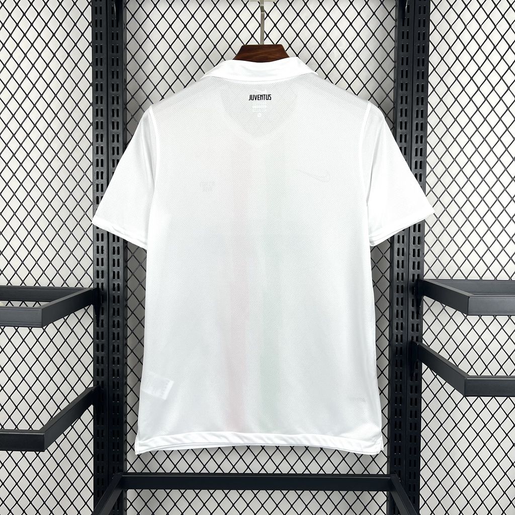 AlphaJersey-Retro Juventus 2010-11 Away Jersey