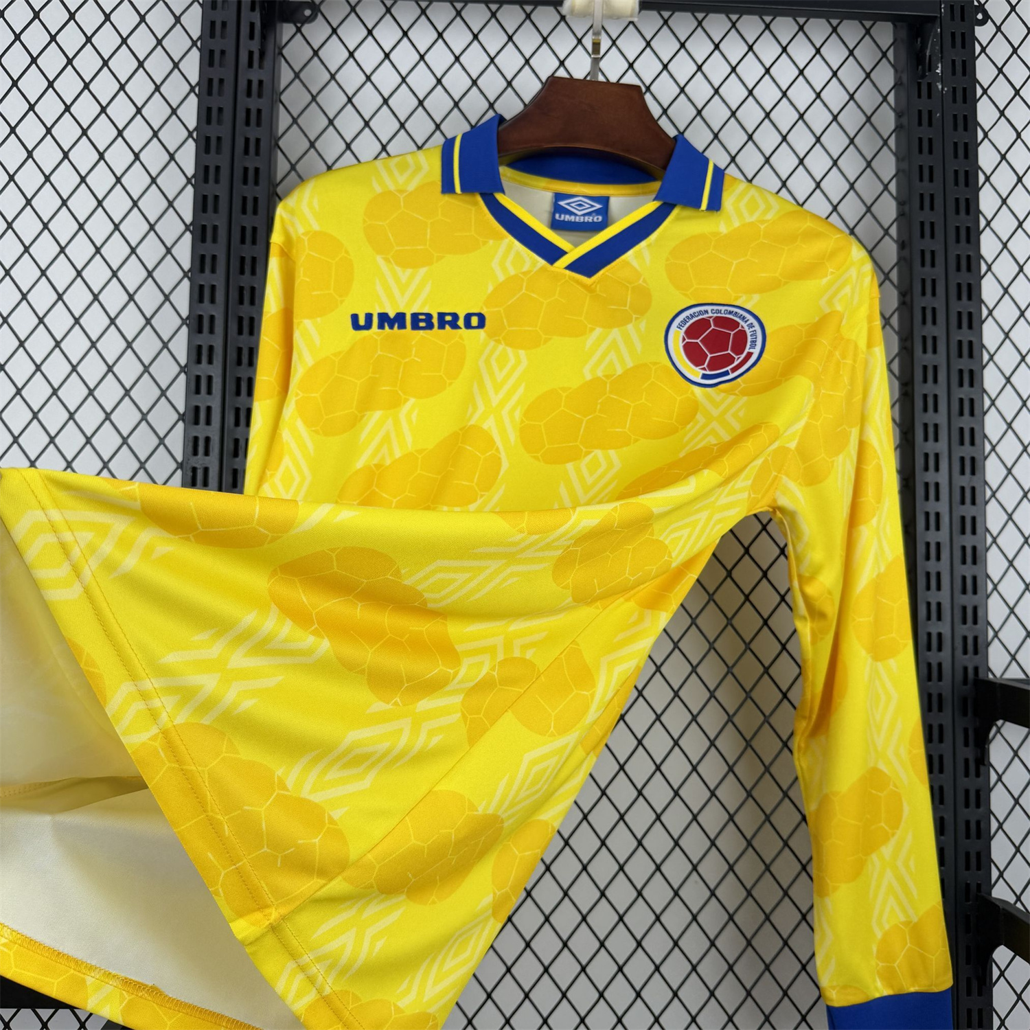 AlphaJersey-Retro Colombia 1994 Home Long Sleeves Jersey