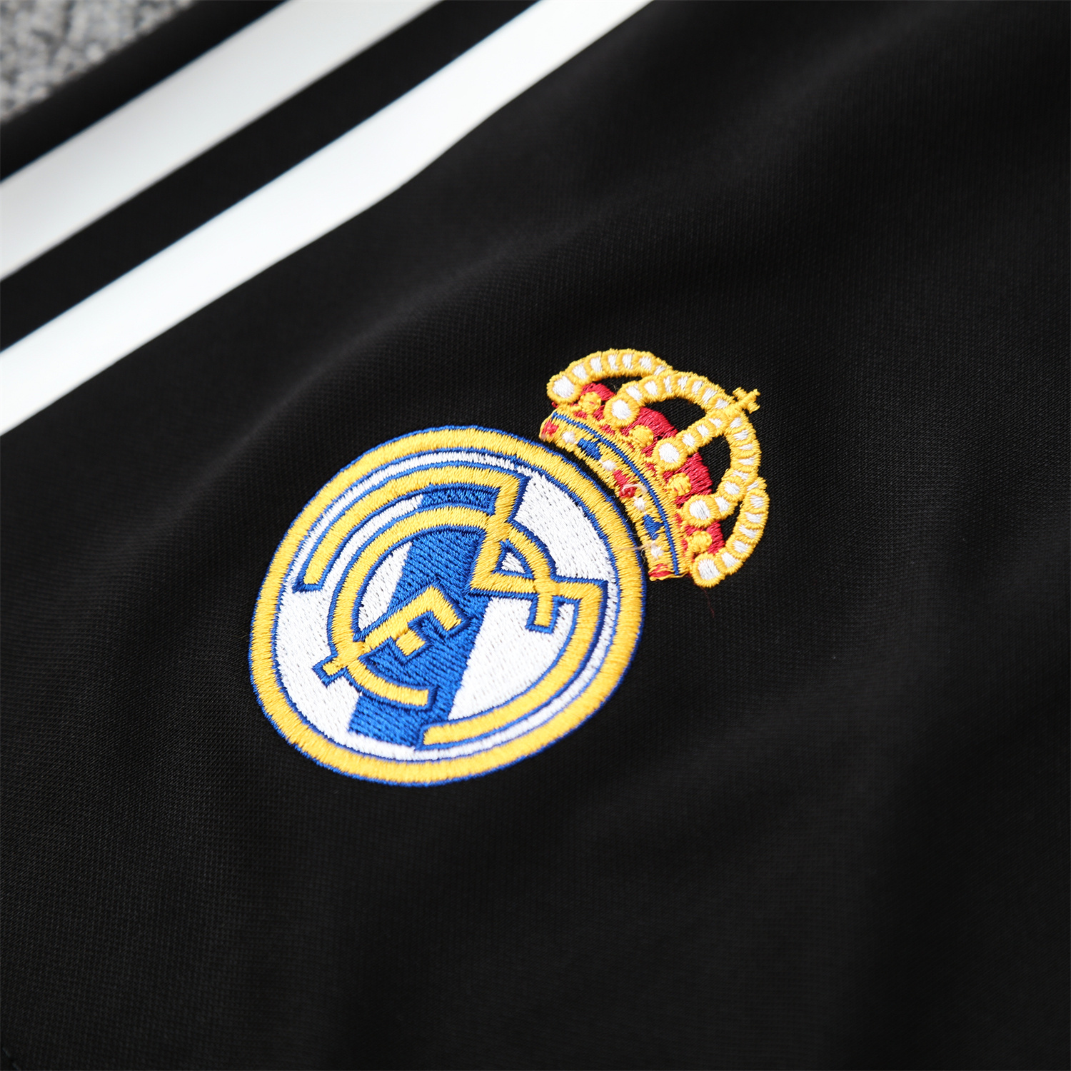 AlphaJersey-Real Madrid 25-26 Vest Training Set - Green-Black Dragon Vest & Black-White Shorts