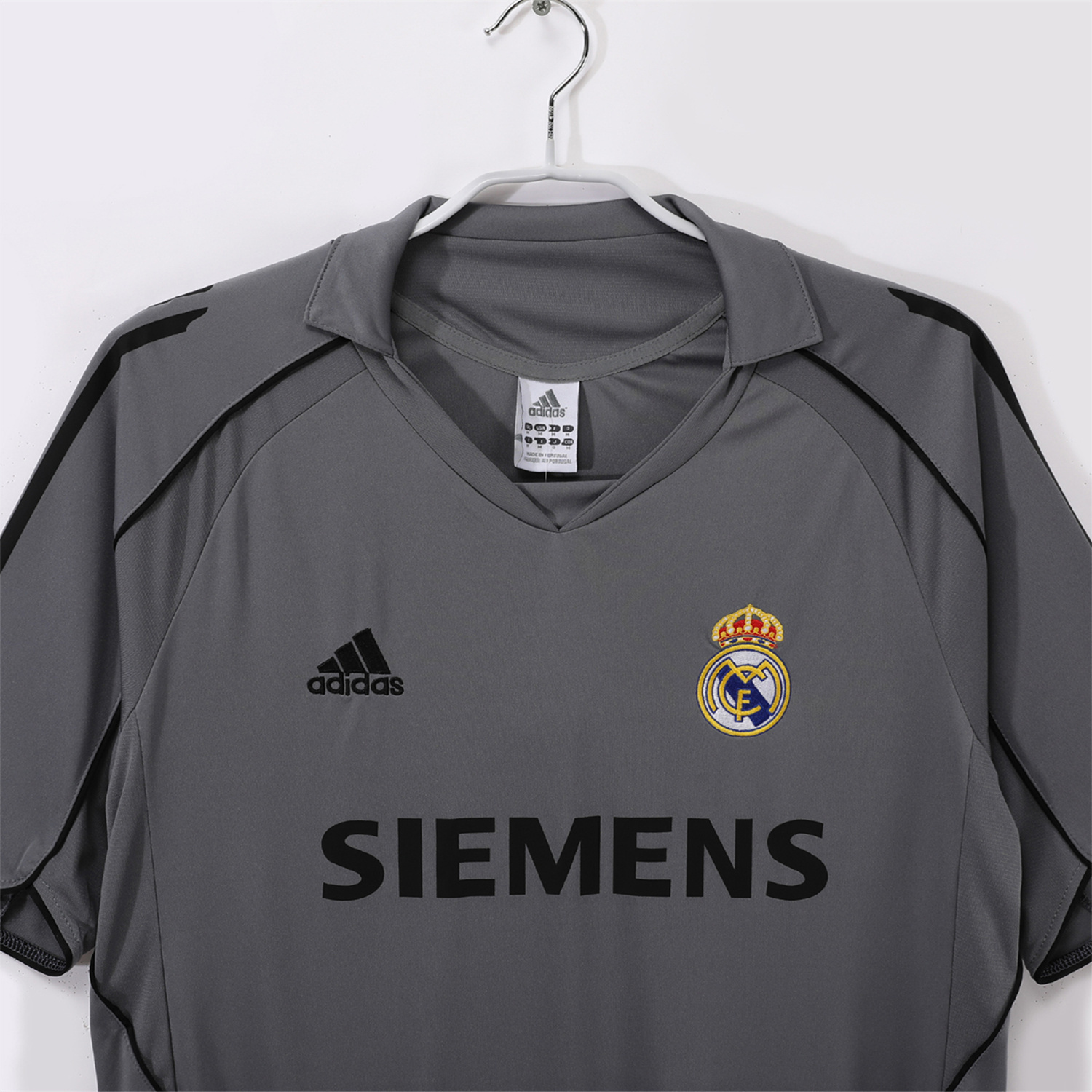 AlphaJersey-Retro Real Madrid 04-05 Third Grey Jersey