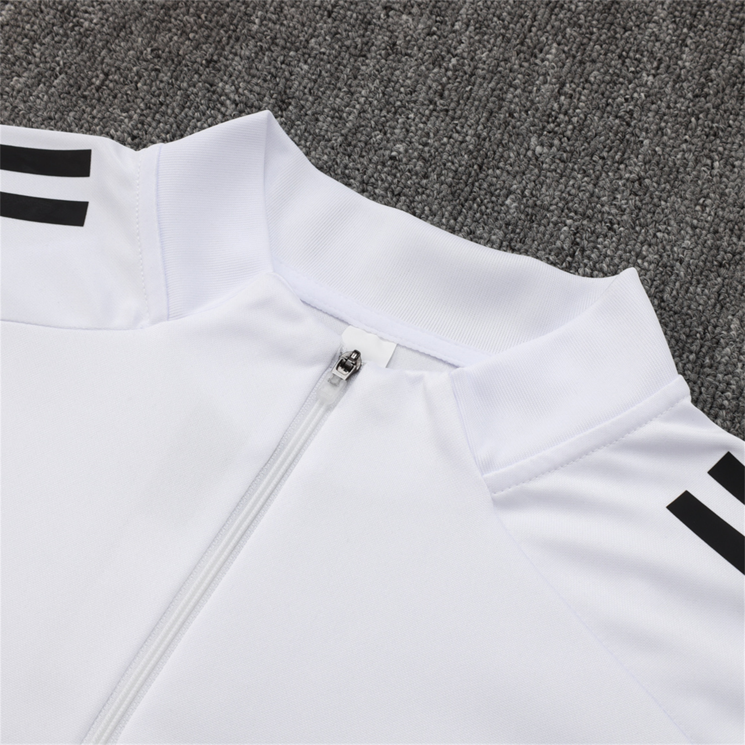 AlphaJersey-INT M.A.M 25-26 Long Sleeves Training Set - White Top & Black Pants
