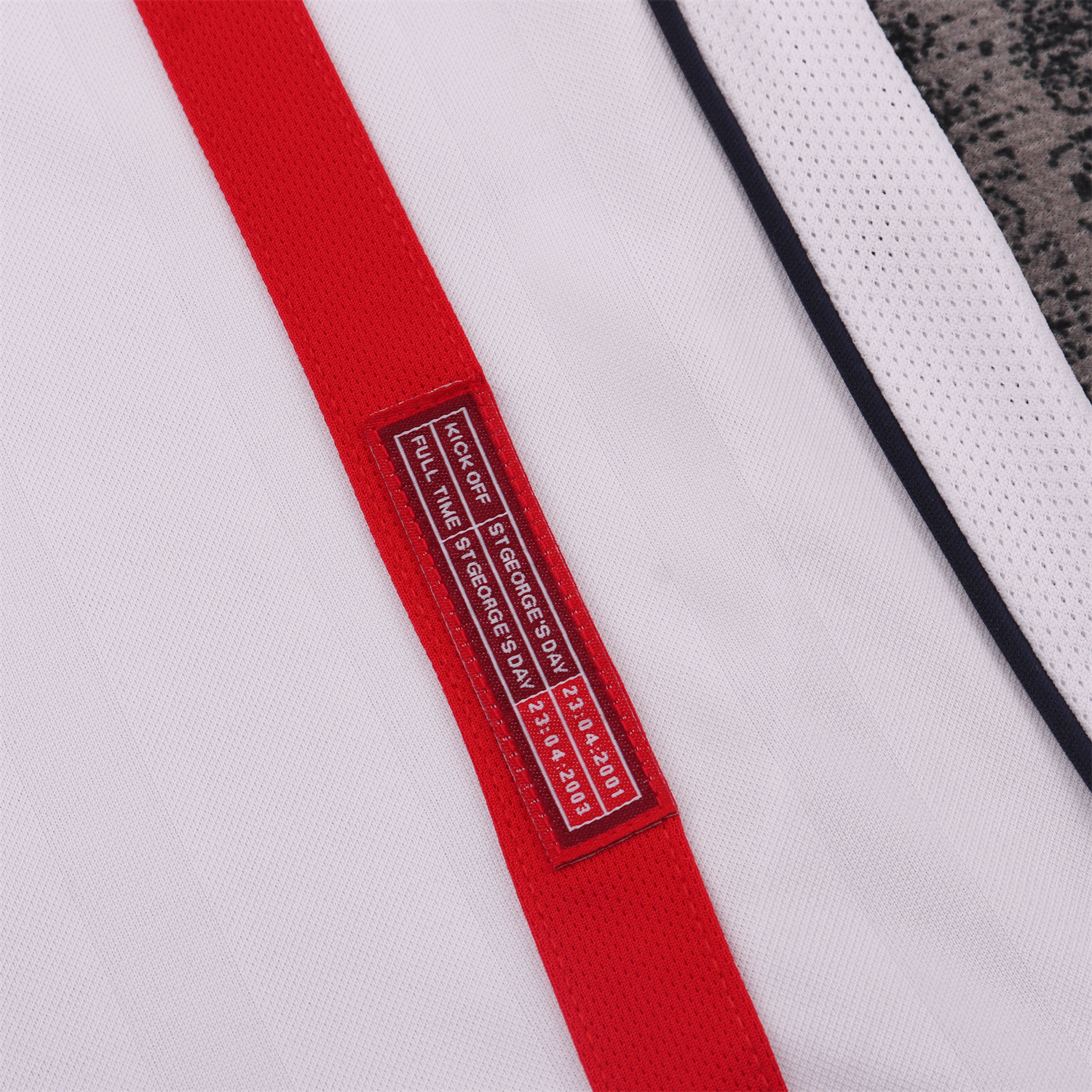 AlphaJersey-Retro England 2002 Home Kids Kit