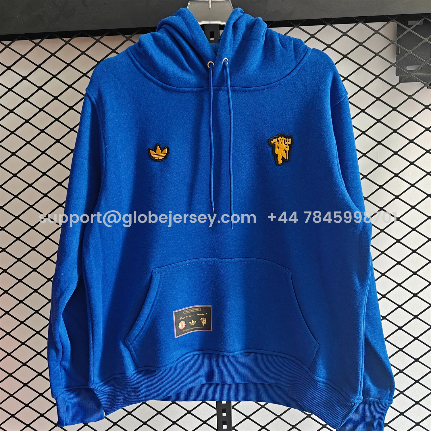 AlphaJersey-Manchester United 25-26 Originals Terrace Icon Unisex Pullover Hoodie with Yellow Logo