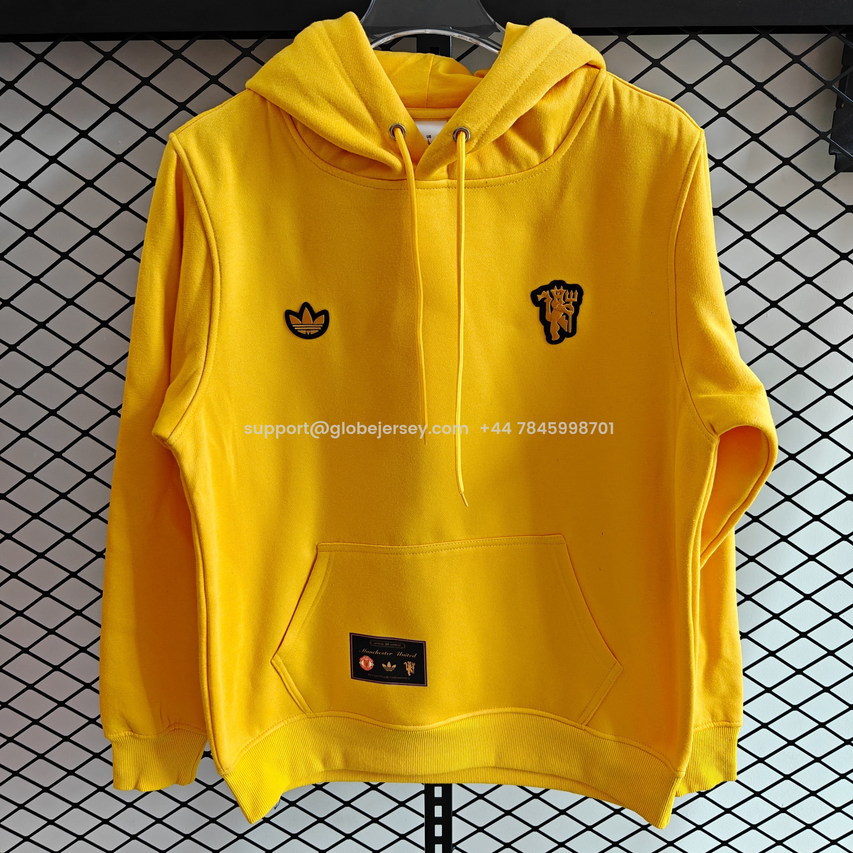 AlphaJersey-Manchester United 25-26 Originals Terrace Icon Unisex Pullover Hoodie with Yellow Logo