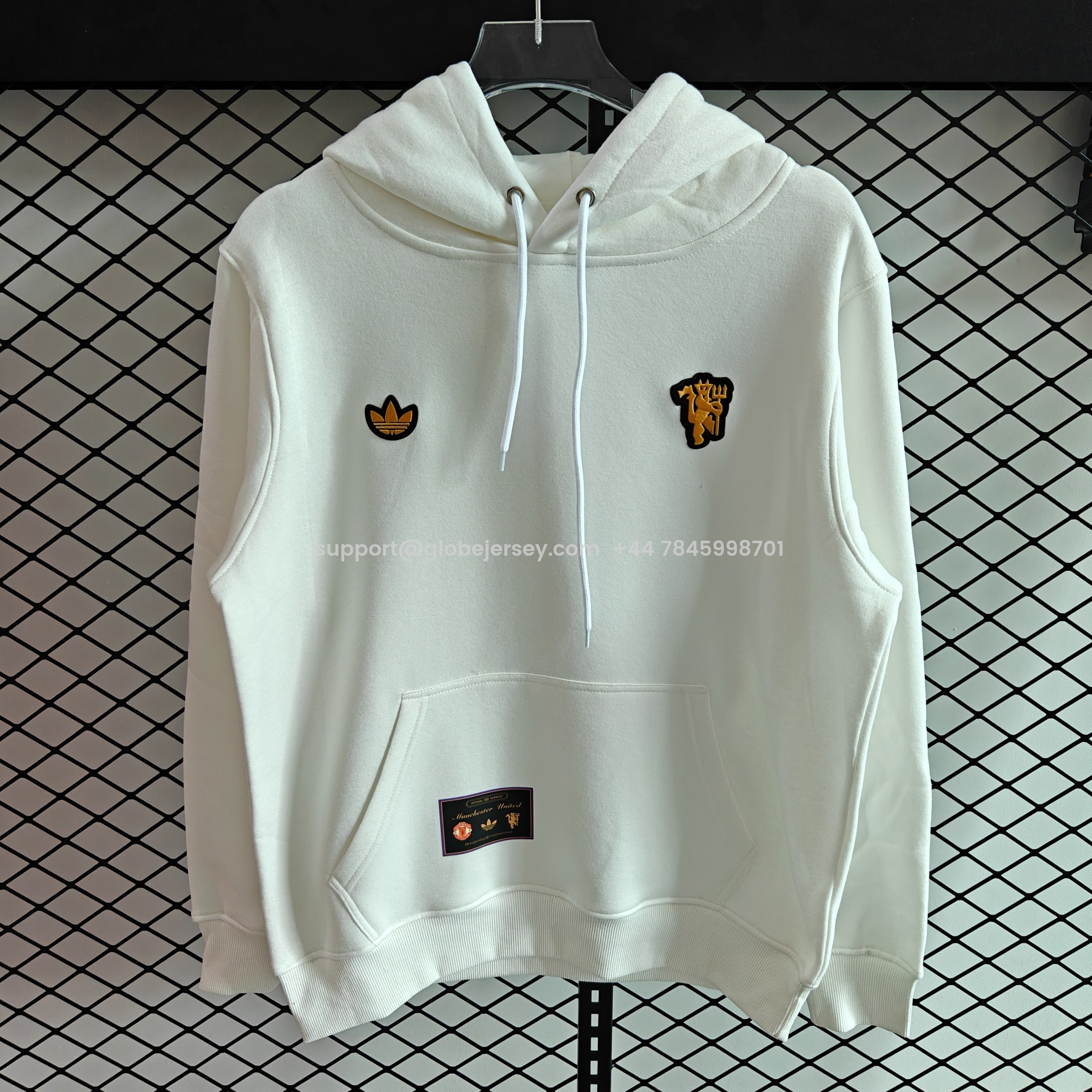AlphaJersey-Manchester United 25-26 Originals Terrace Icon Unisex Pullover Hoodie with Yellow Logo