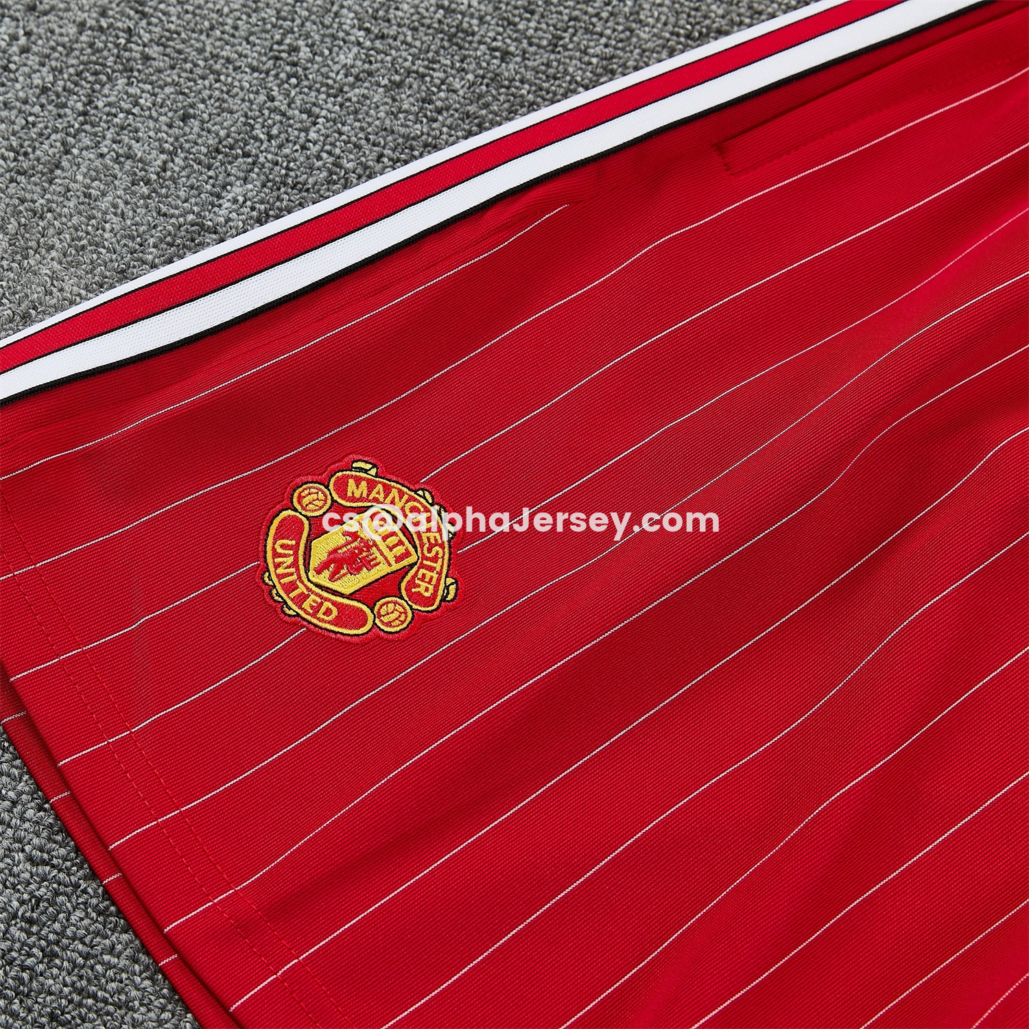 AJ-AlphaJersey-Manchester United 25-26 Retro Style Short-Sleeve Training Set - Red With White Stripes Top & Pants