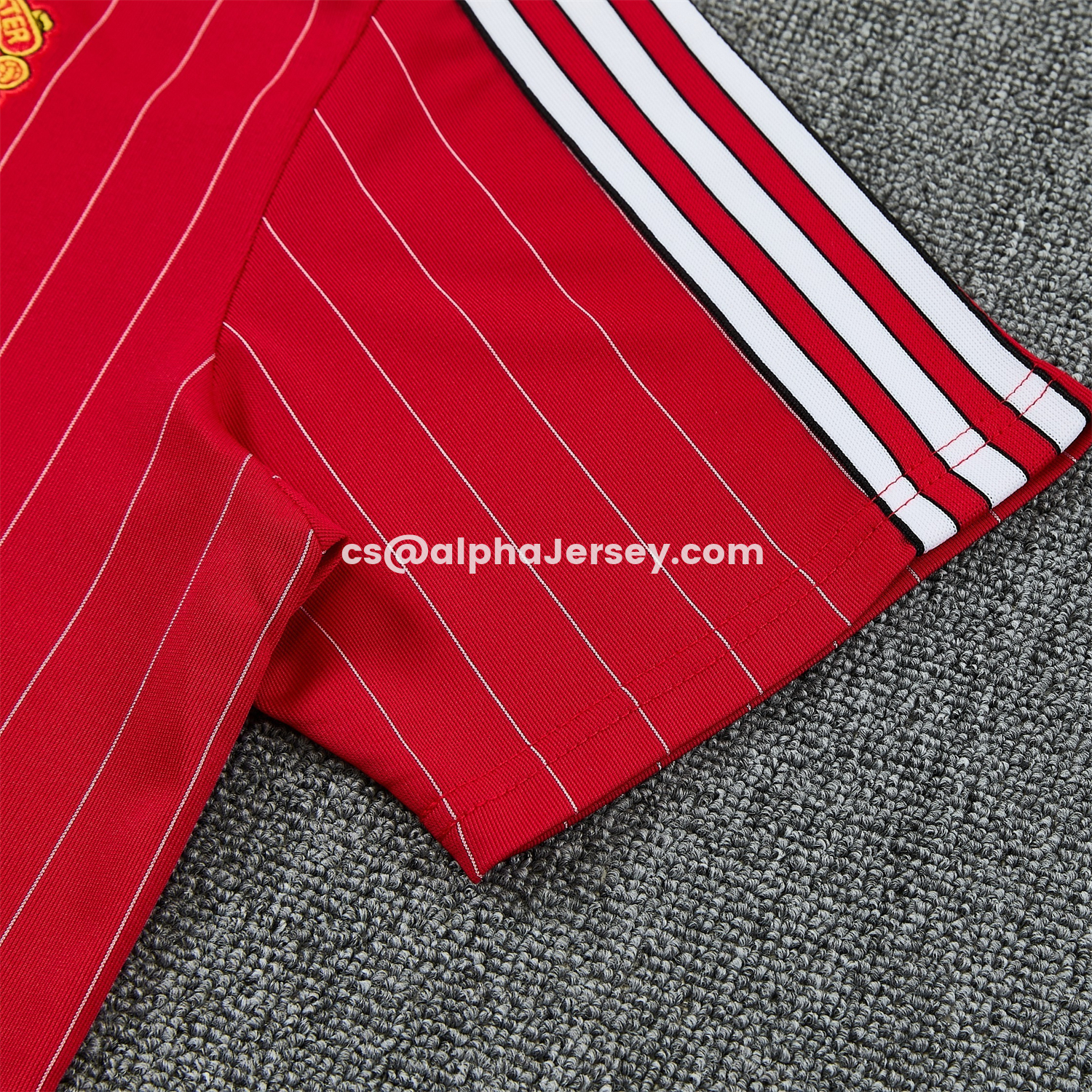 AJ-AlphaJersey-Manchester United 25-26 Retro Style Short-Sleeve Training Set - Red With White Stripes Top & Pants