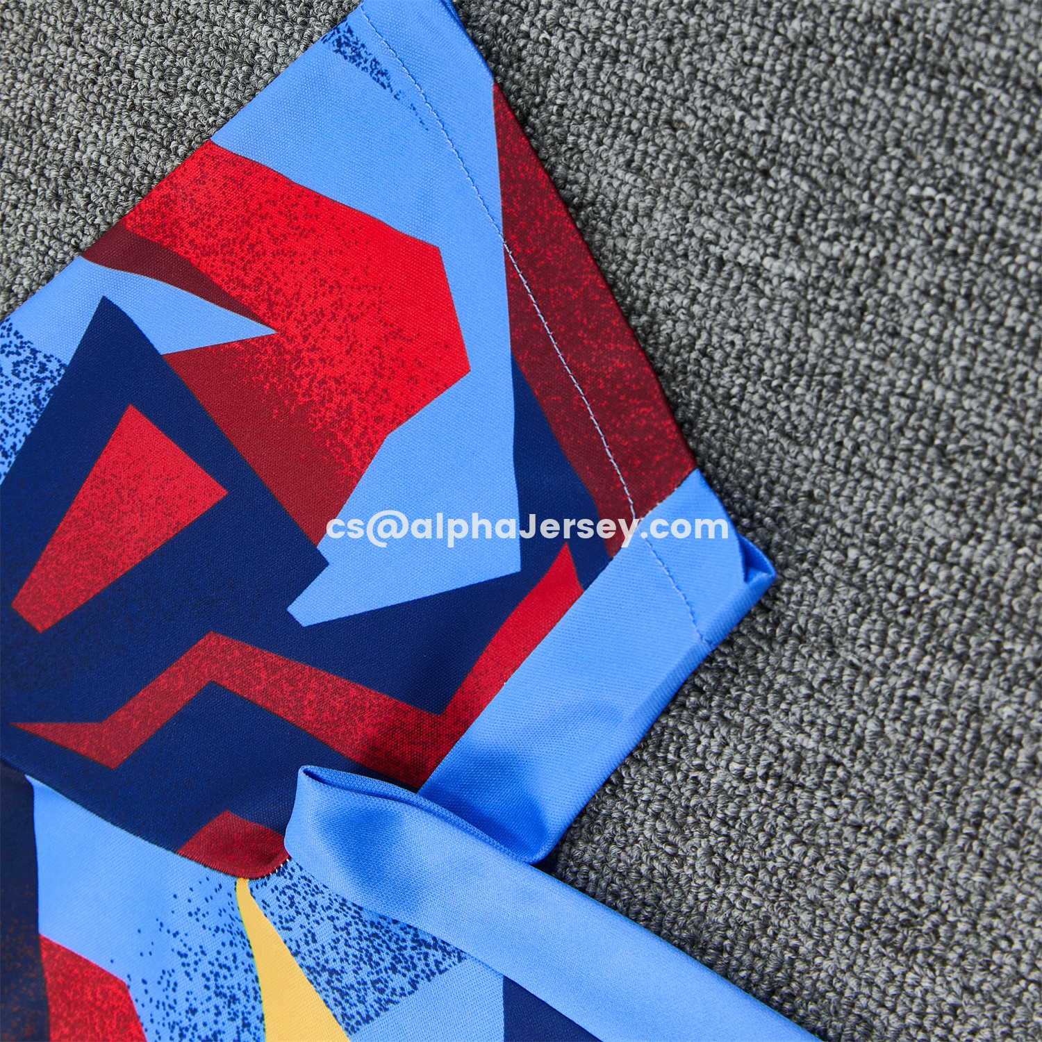 AJ-AlphaJersey-Barcelona 25-26 Short-Sleeve Training Set - Colors Top & Dark Blue With A Small Pink Detail Pants
