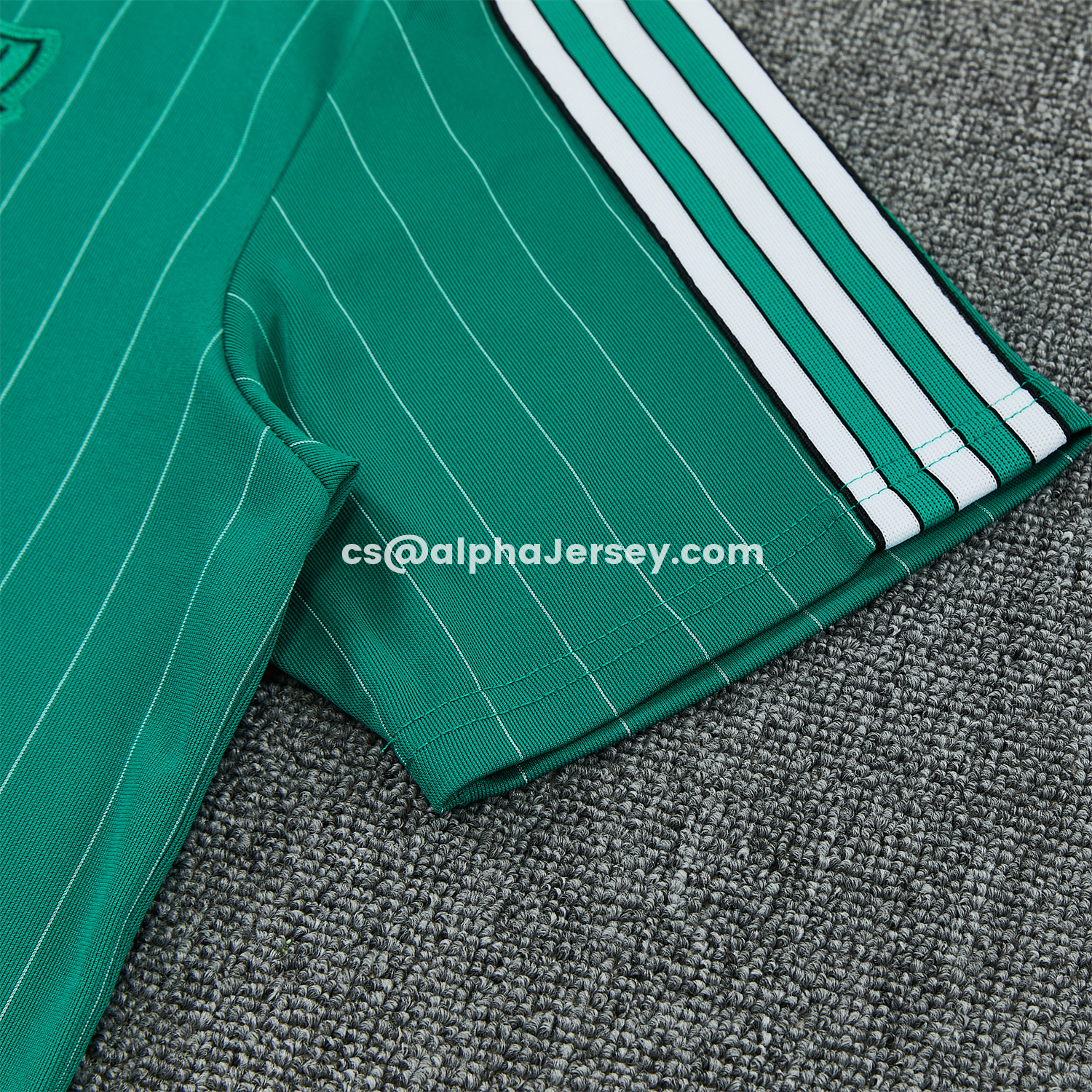 AJ-AlphaJersey-Liver.pool 25-26 Retro Style Short-Sleeve Training Set - Green With White Stripes Top & Pants