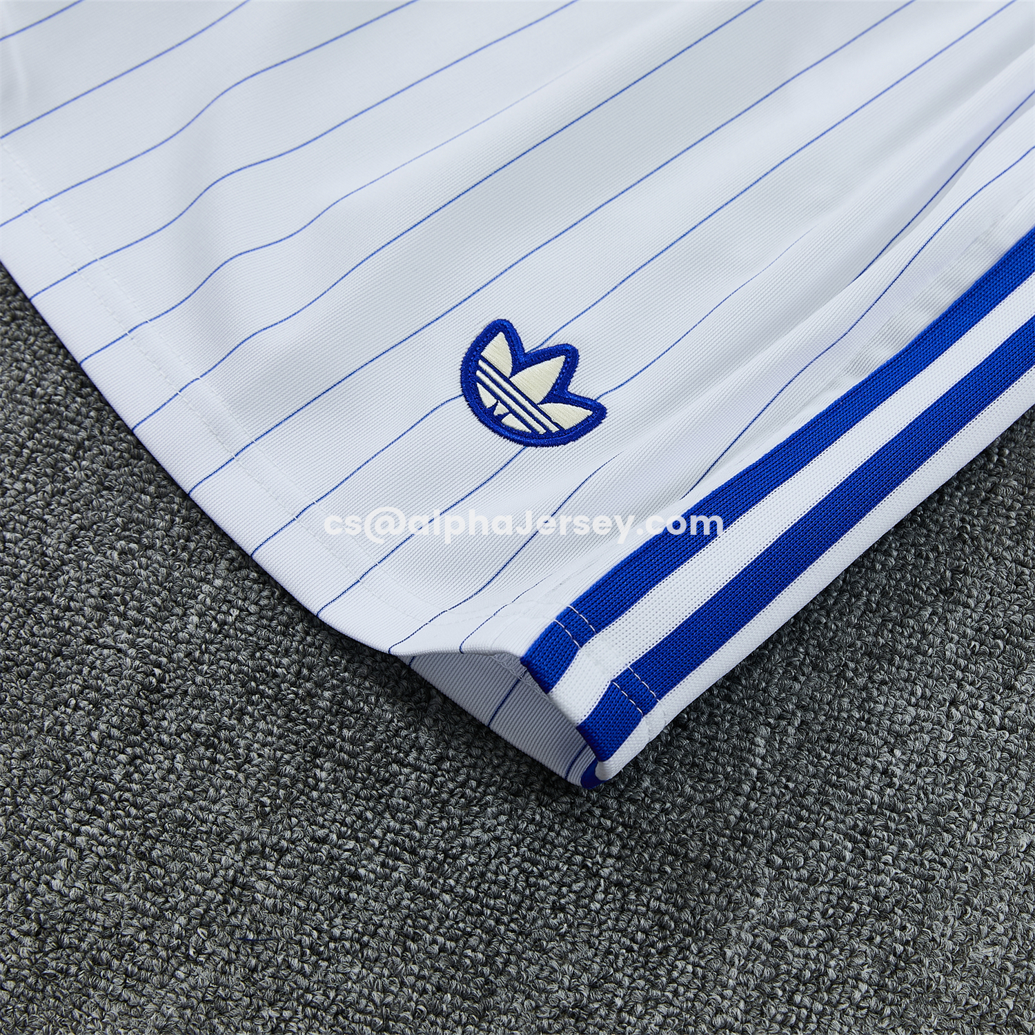 AJ-AlphaJersey-C.H.E.L.S.E.A 25-26 Retro Style Vest Training Set - Blue Top & White With Blue Stripes Pants