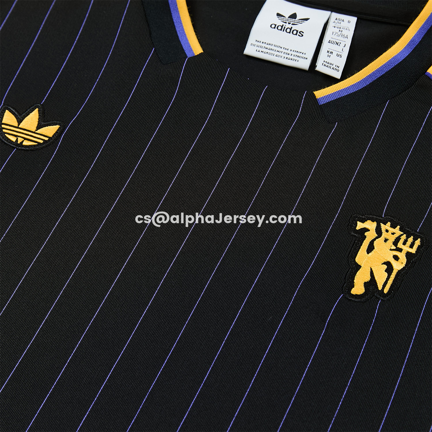 AJ-AlphaJersey-Manchester United 25-26 Retro Style Short-Sleeve Training Set - Black With Yellow Accents Top & Pants