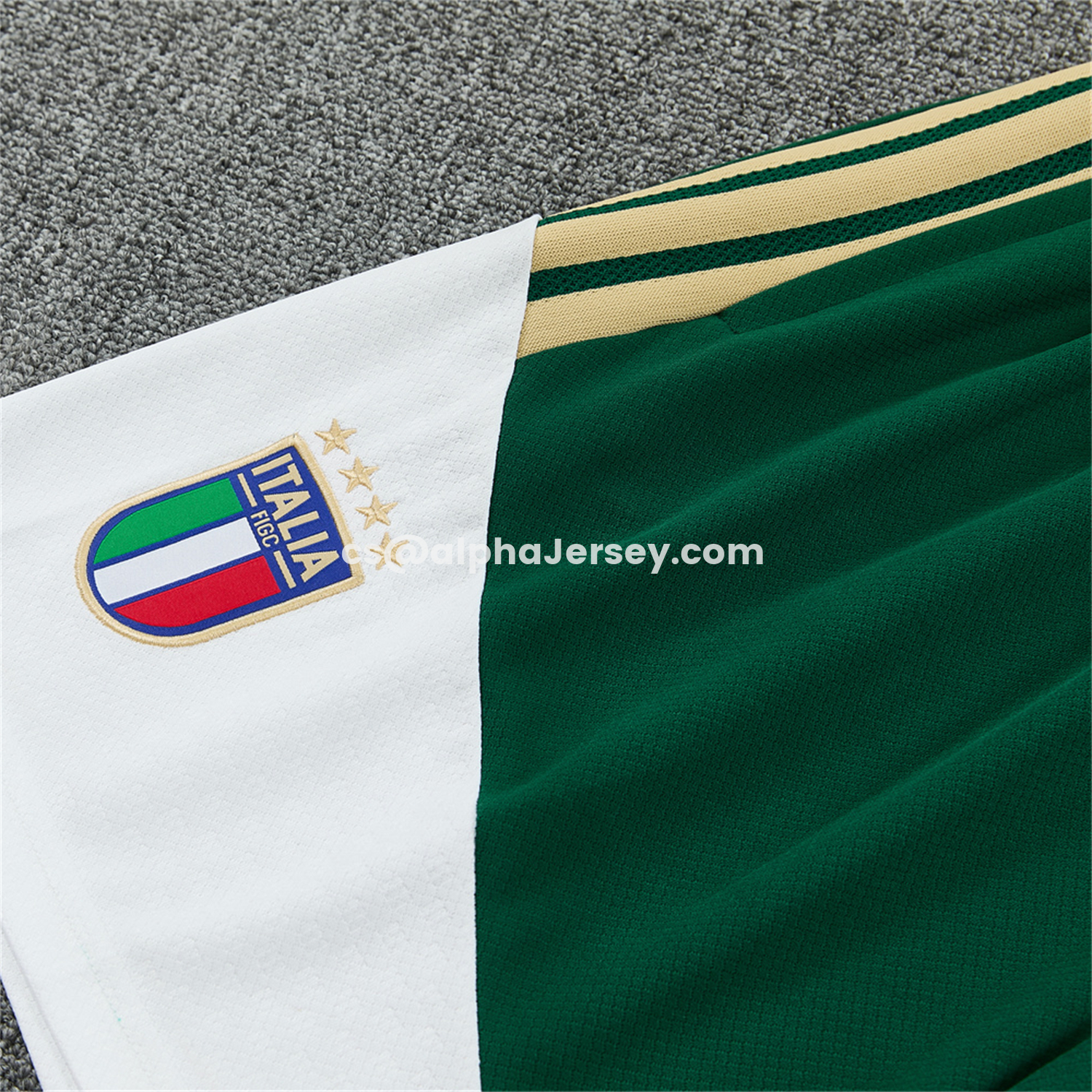 AJ-AlphaJersey-Italy 2026 Short-Sleeve Training Set - Green With White Top & Green With White Pants