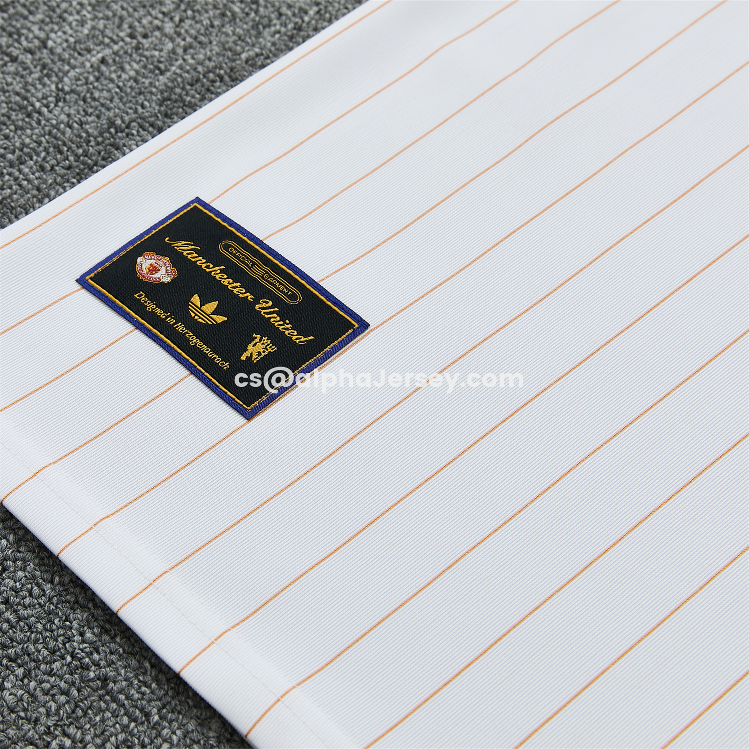 AJ-AlphaJersey-Manchester United 25-26 Retro Style Short-Sleeve Training Set - White With Thin Black Stripes Top & Pants