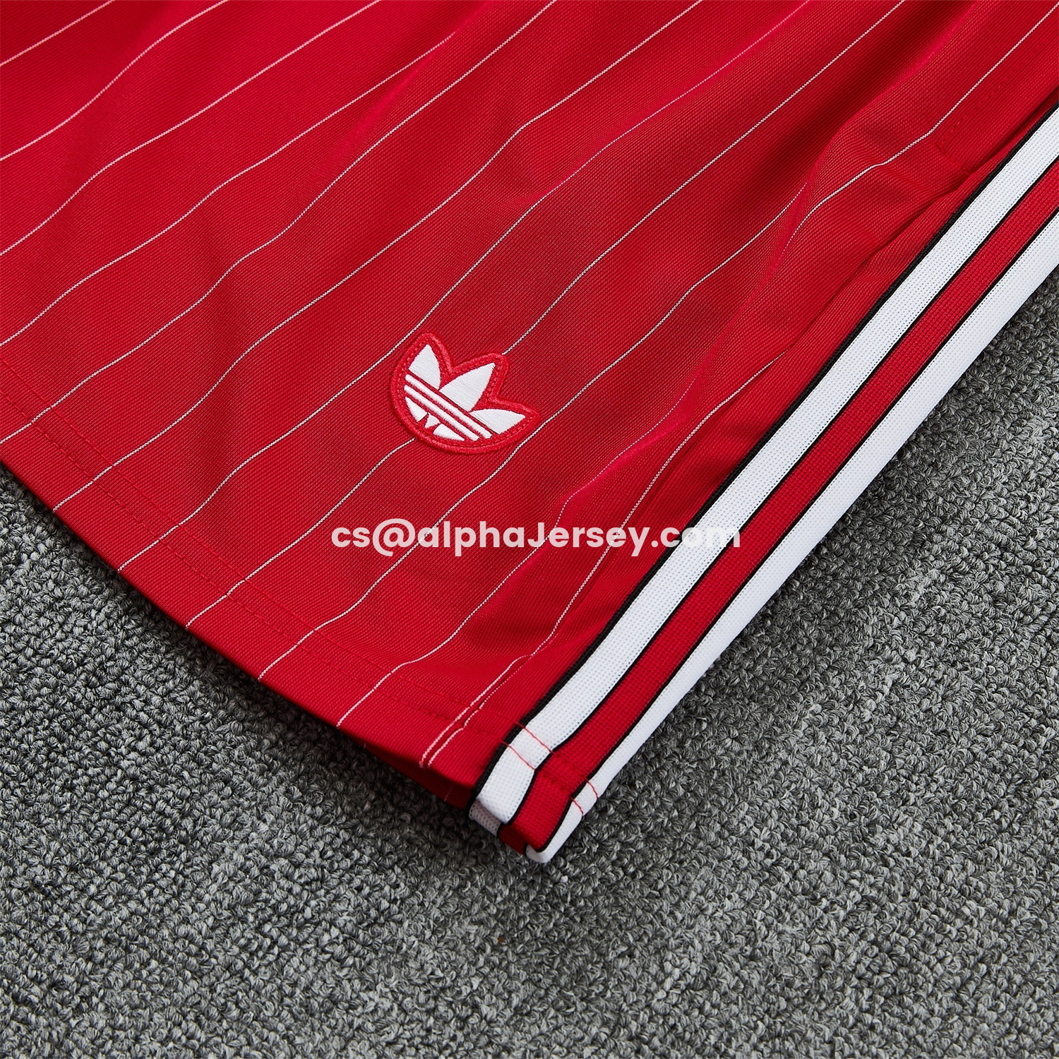 AJ-AlphaJersey-Manchester United 25-26 Retro Style Short-Sleeve Training Set - Red With White Stripes Top & Pants