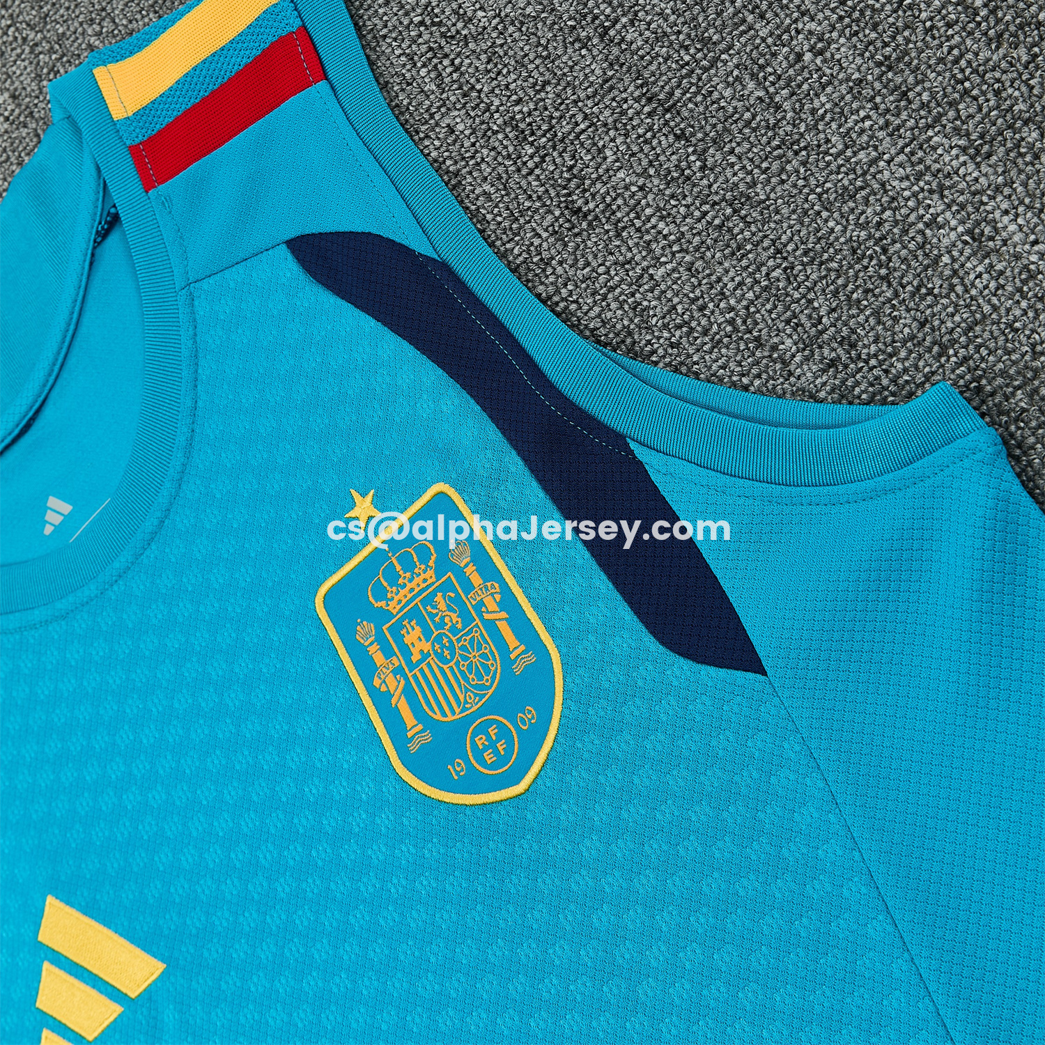 AJ-AlphaJersey-Spain 2026 Vest Training Set - Light Blue Top & Dark Blue Pants