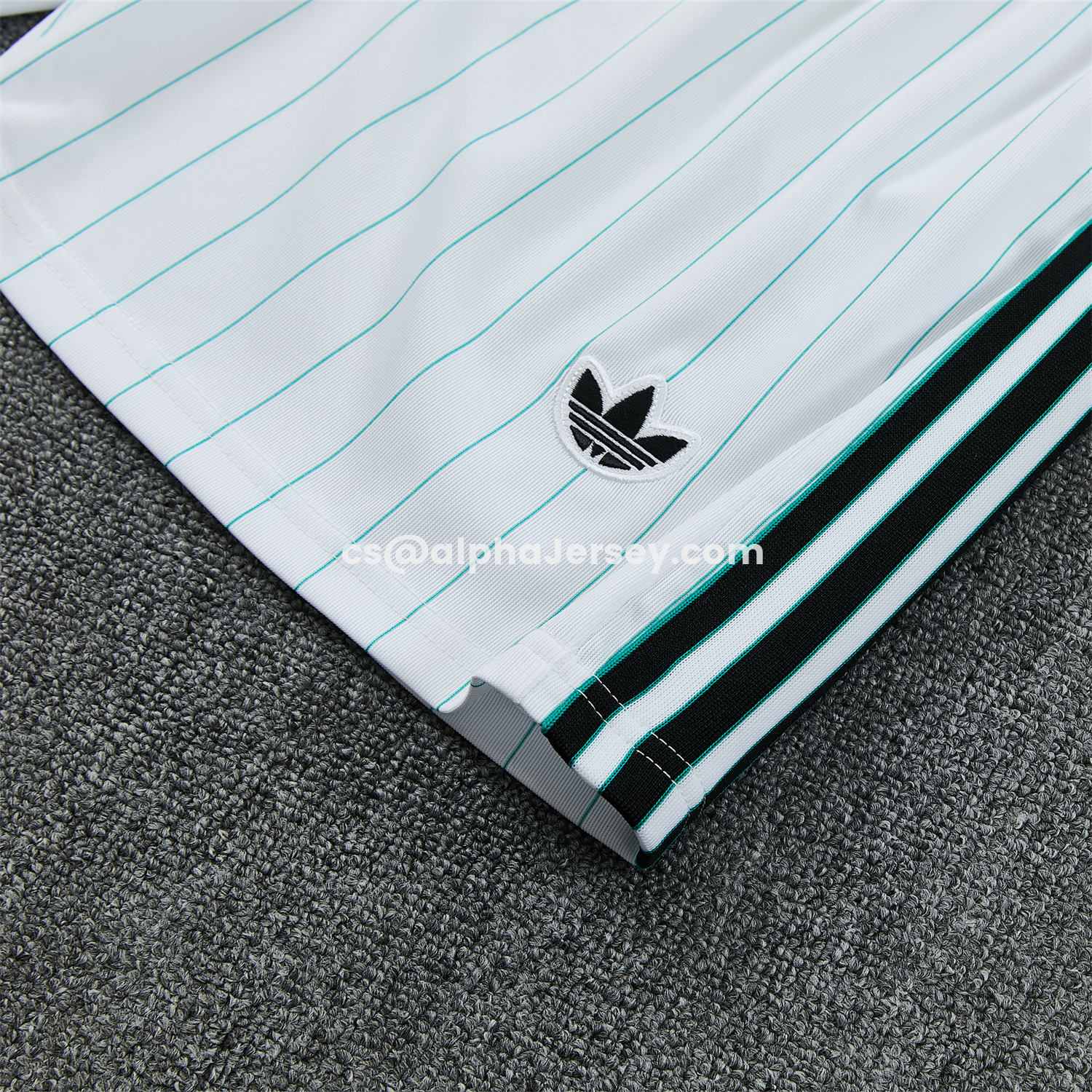 AJ-AlphaJersey-Liver.pool 25-26 Retro Style Vest Training Set - White With Green Stripes Top & Pants
