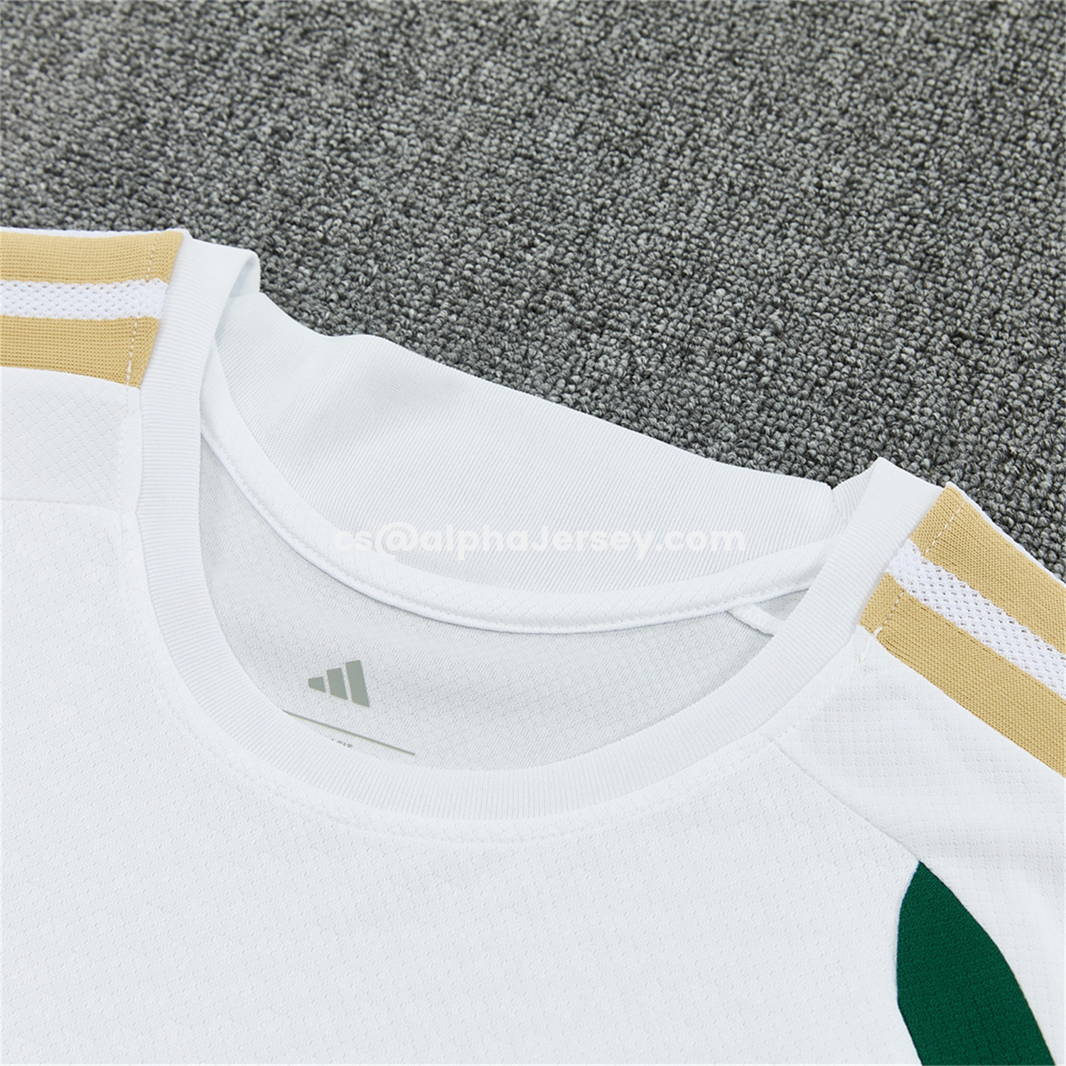 AJ-AlphaJersey-Italy 2026 Short-Sleeve Training Set - White With Green Accents Top & Green With White Pants