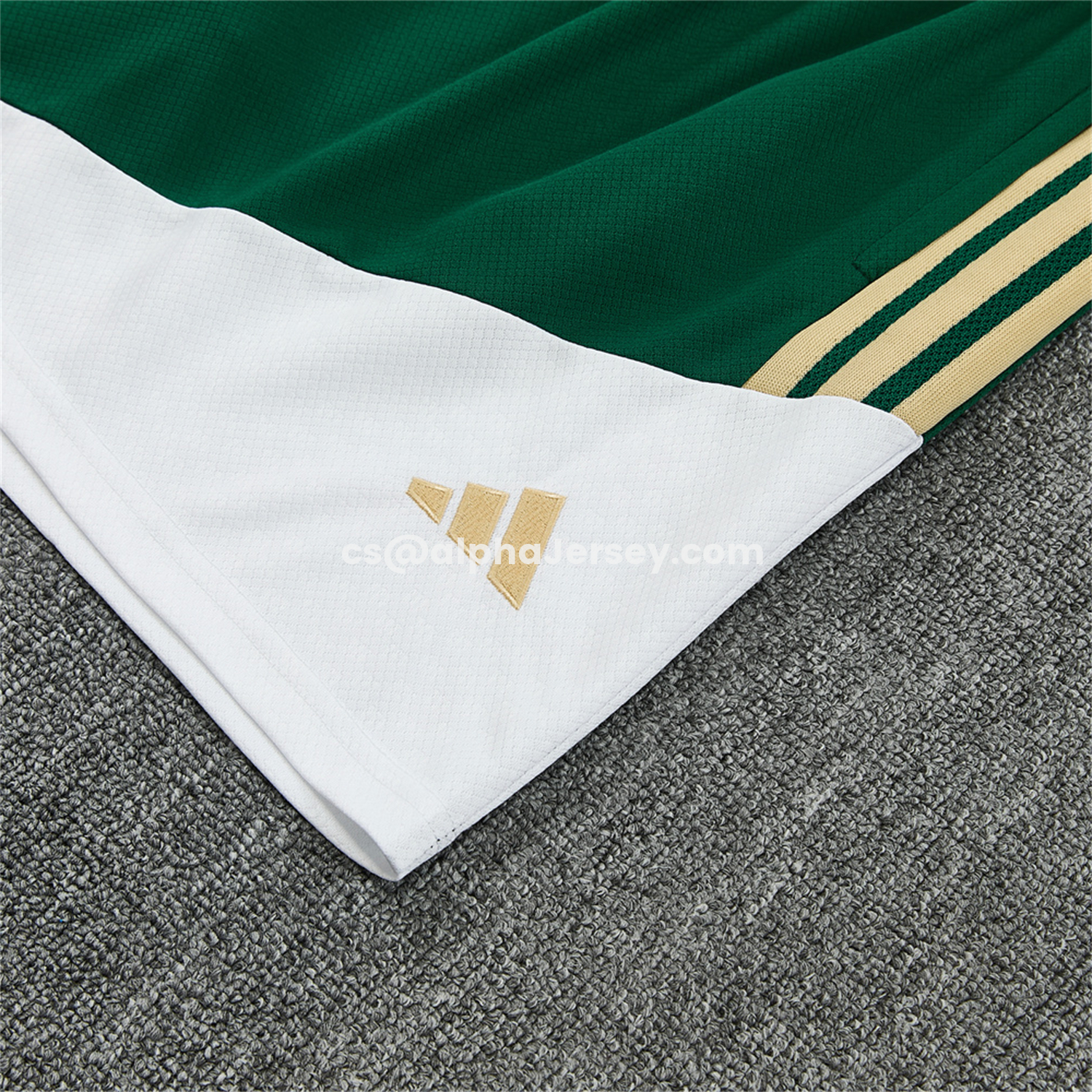 AJ-AlphaJersey-Italy 2026 Short-Sleeve Training Set - White With Green Accents Top & Green With White Pants