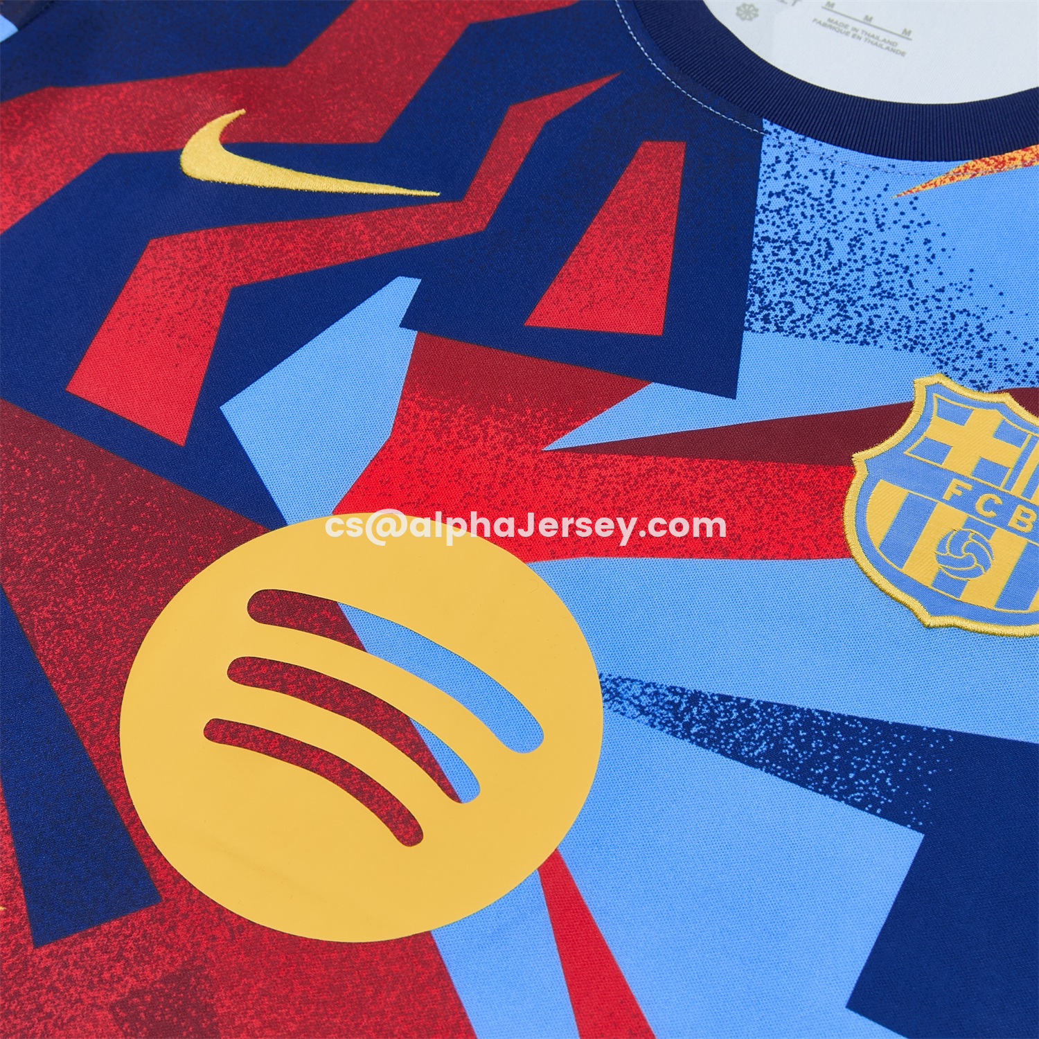 AJ-AlphaJersey-Barcelona 25-26 Short-Sleeve Training Set - Colors Top & Dark Blue With A Small Pink Detail Pants