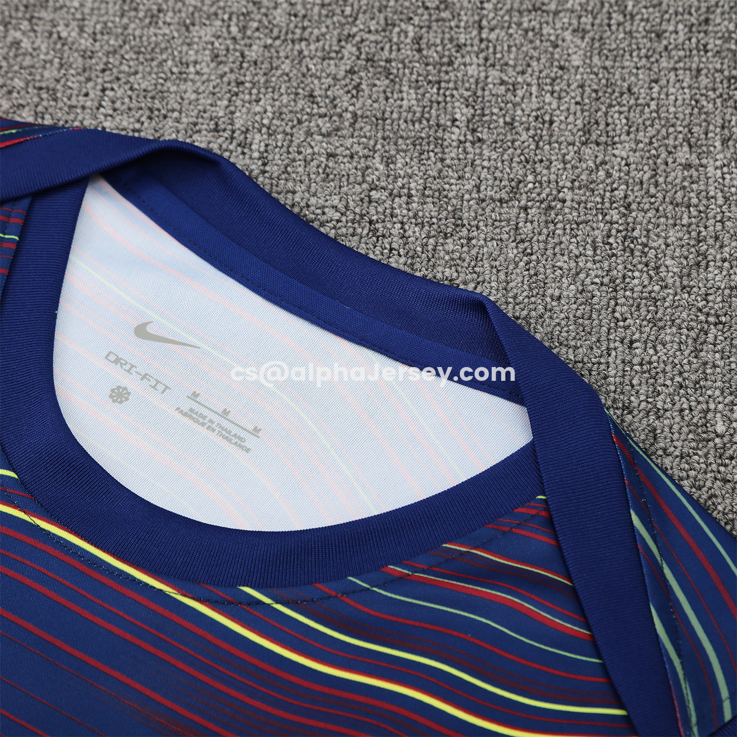 AJ-AlphaJersey-Barcelona 25-26 Short-Sleeve Training Set - Colors Top & Dark Blue With Pink Accents Pants