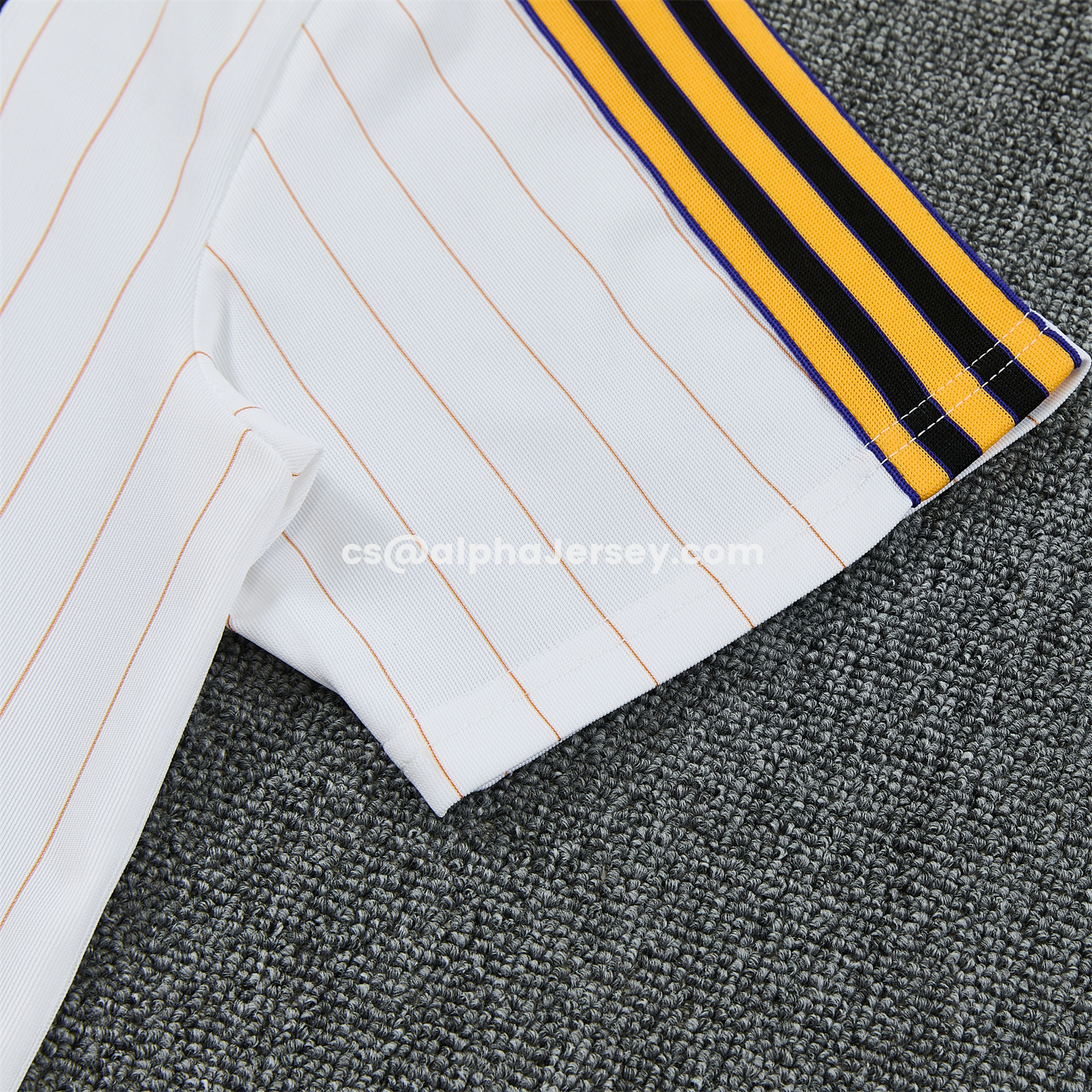 AJ-AlphaJersey-Manchester United 25-26 Retro Style Short-Sleeve Training Set - White With Thin Black Stripes Top & Pants