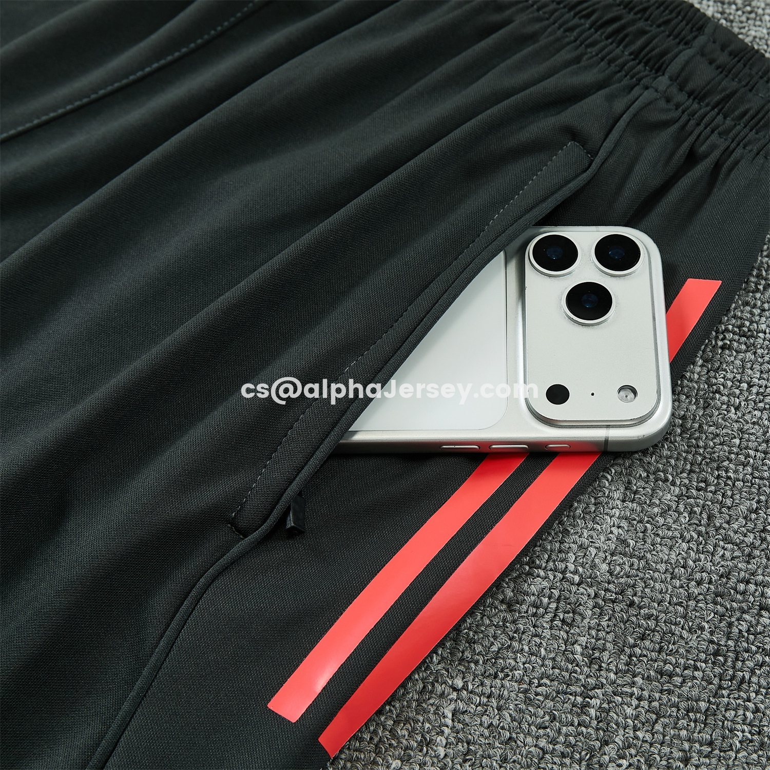 AJ-AlphaJersey-Bayern Munich 25-26 Short-Sleeve Training Set - Coral With Black Accents Top & Black With Coral Accents Pants
