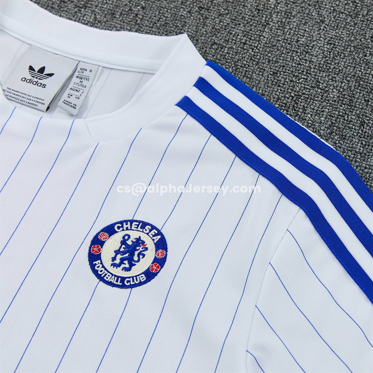AJ-AlphaJersey-C.H.E.L.S.E.A 25-26 Retro Style Short-Sleeve Training Set - White Top & Blue Stripes Pants