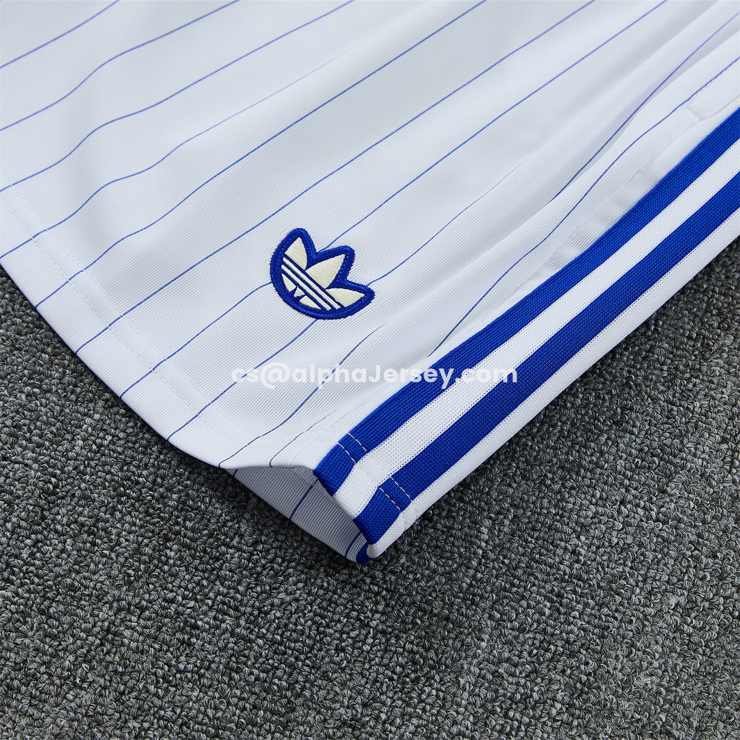 AJ-AlphaJersey-C.H.E.L.S.E.A 25-26 Retro Style Short-Sleeve Training Set - Blue Top & White Pants