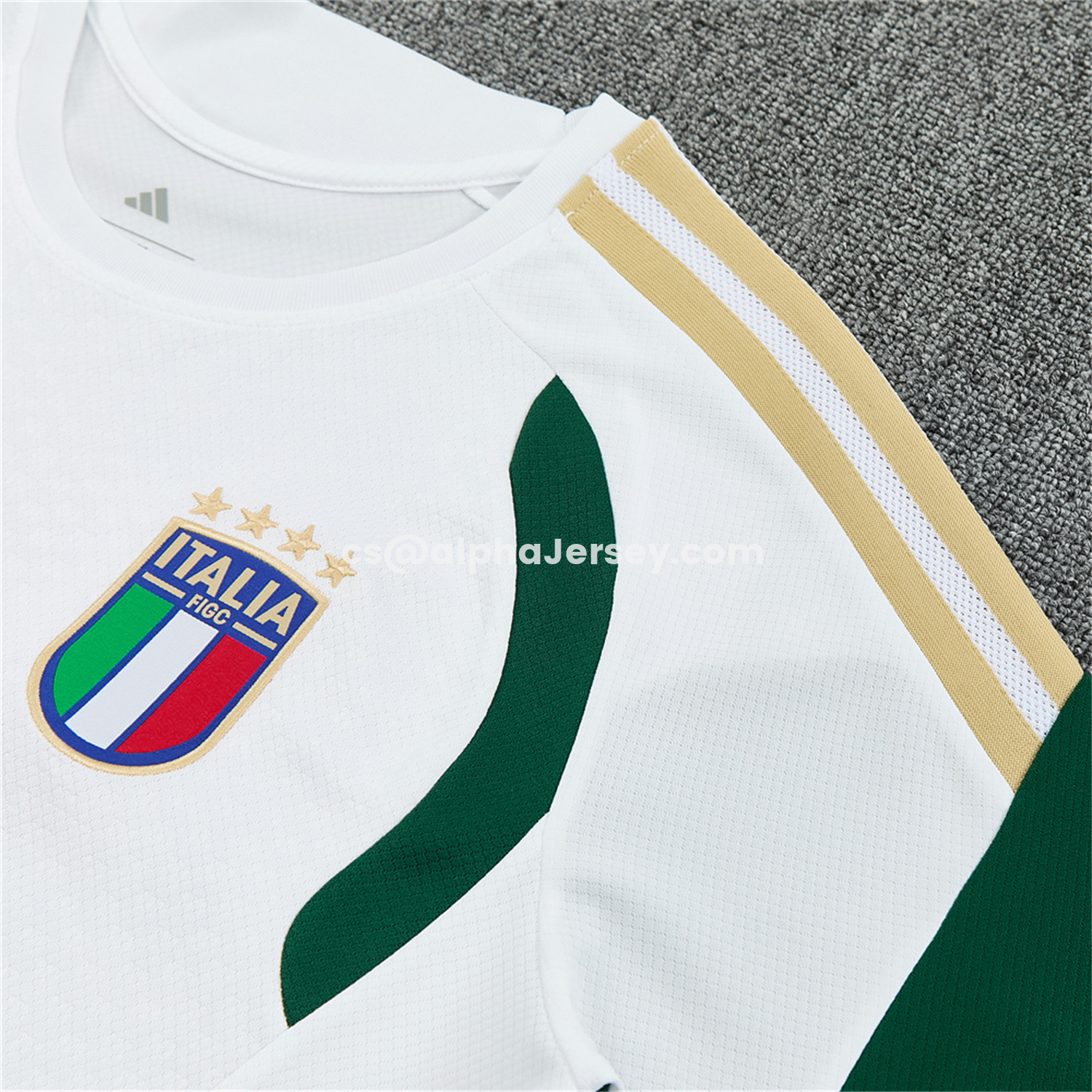 AJ-AlphaJersey-Italy 2026 Short-Sleeve Training Set - White With Green Accents Top & Green With White Pants