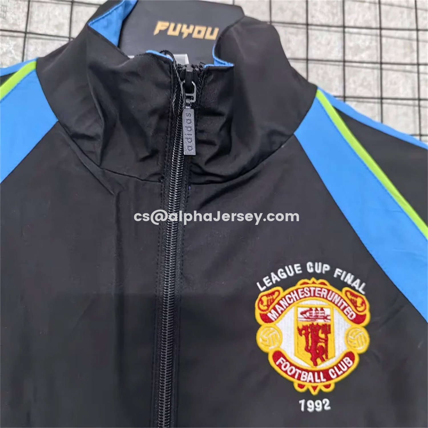 AJ-AlphaJersey-Manchester United 26-27 90s Woven Vintage Windbreaker Jacket - Red And White