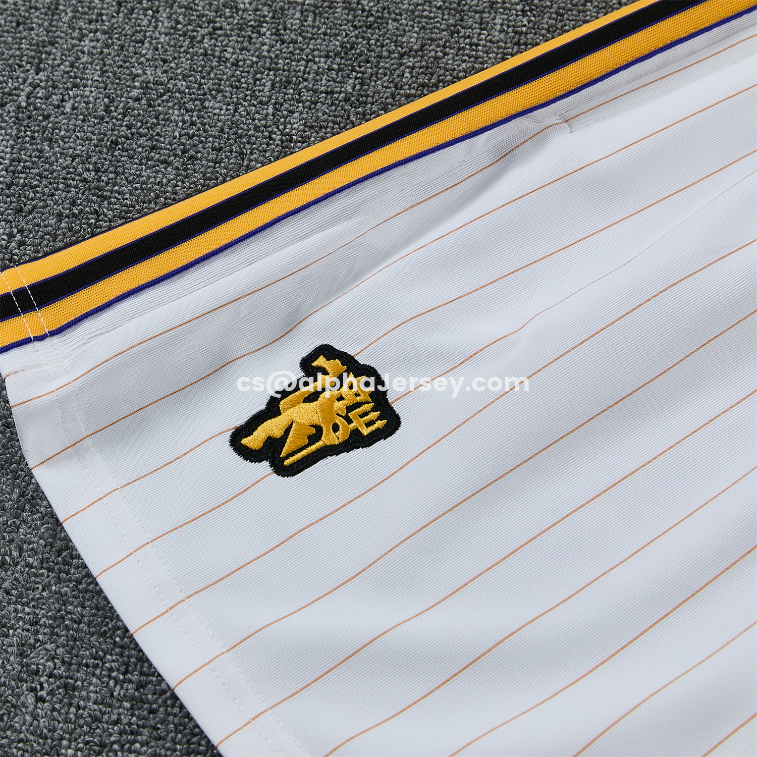 AJ-AlphaJersey-Manchester United 25-26 Retro Style Short-Sleeve Training Set - White With Thin Black Stripes Top & Pants