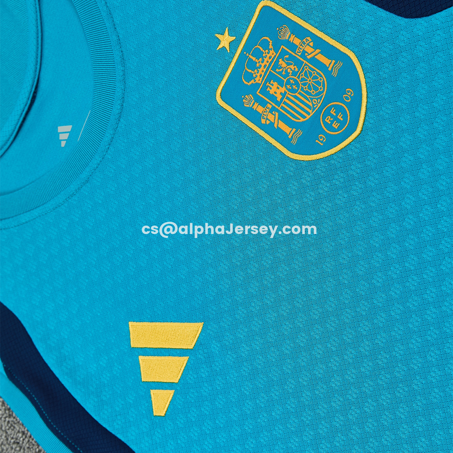 AJ-AlphaJersey-Spain 2026 Vest Training Set - Light Blue Top & Dark Blue Pants