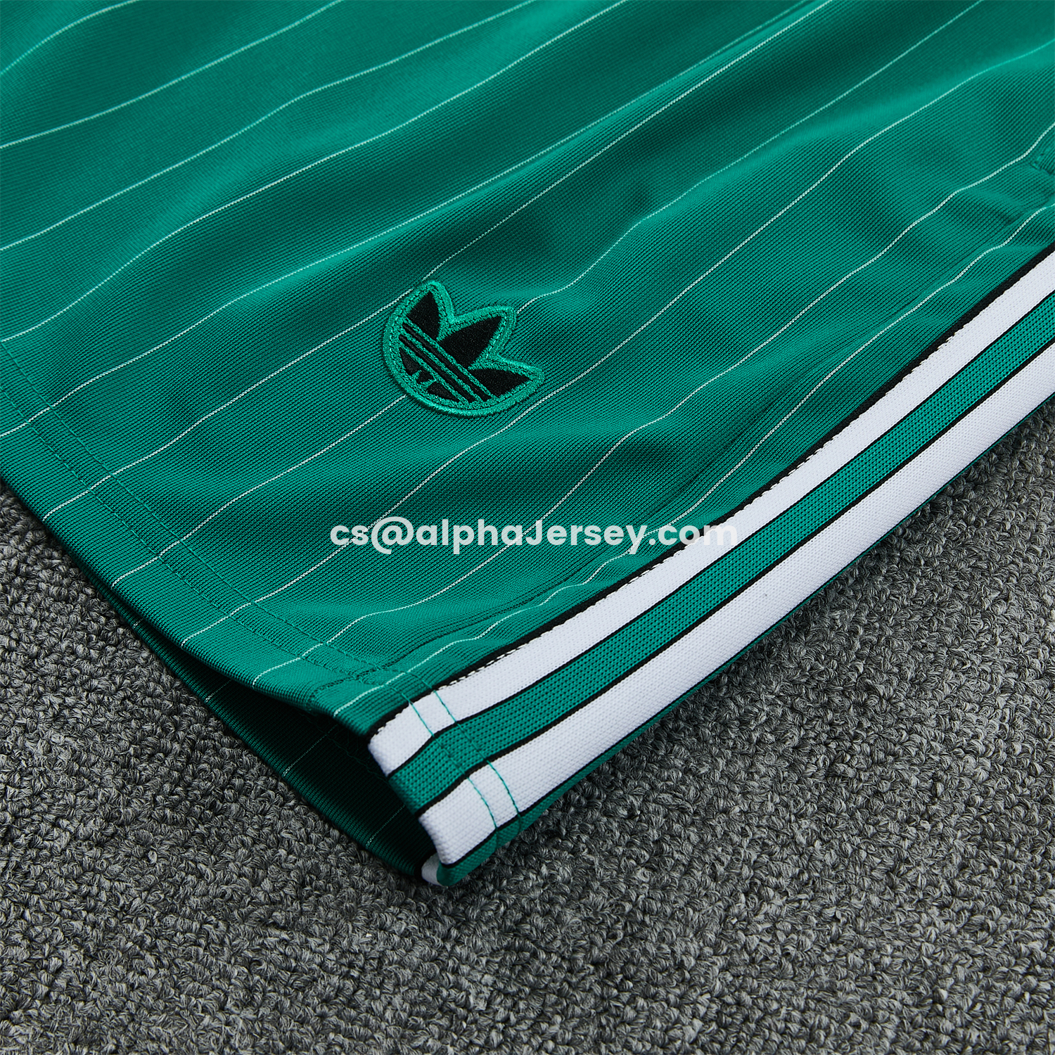 AJ-AlphaJersey-Liver.pool 25-26 Retro Style Short-Sleeve Training Set - Green With White Stripes Top & Pants