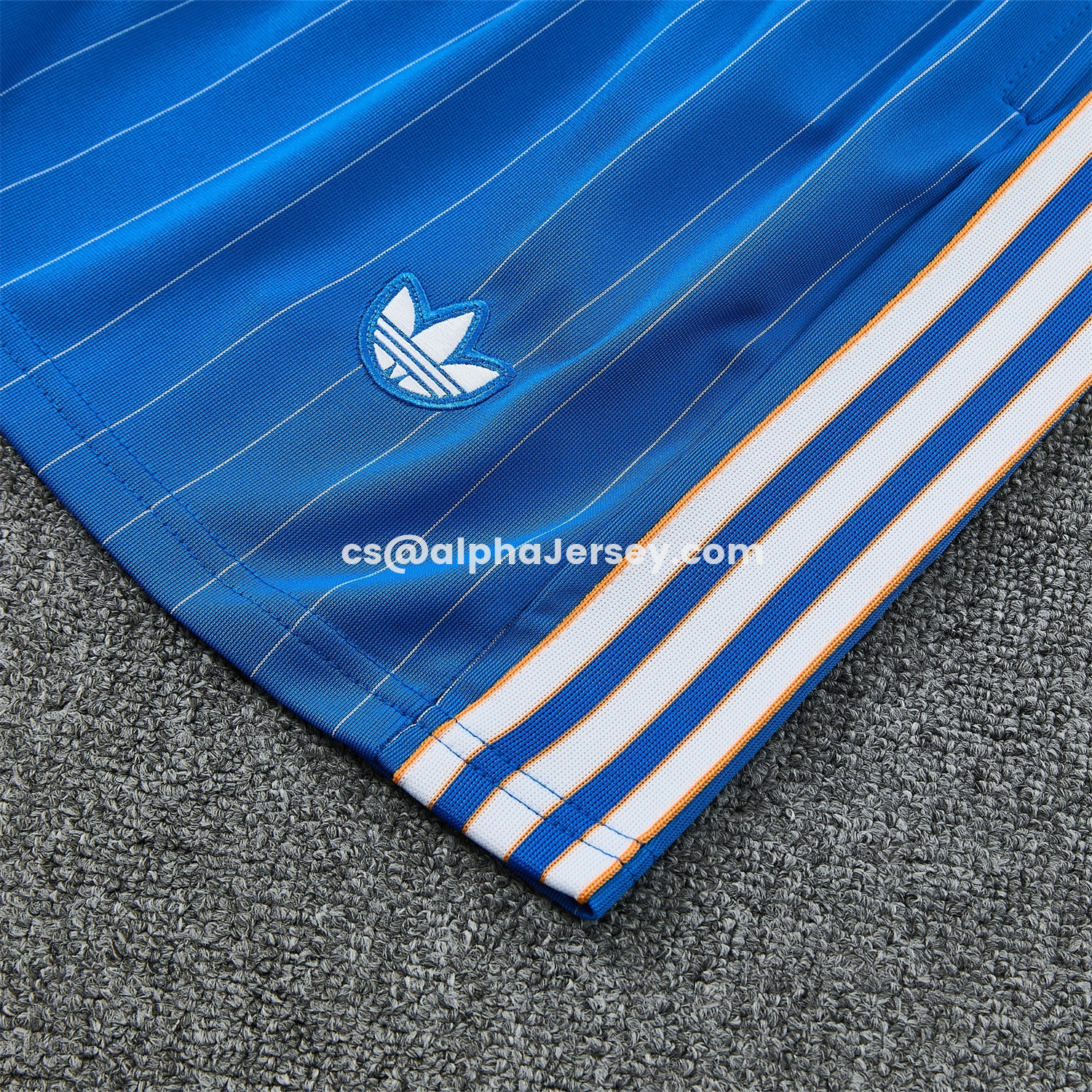 AJ-AlphaJersey-Real Madrid 25-26 Retro Style Vest Training Set - Blue With White Stripes Top & Pants
