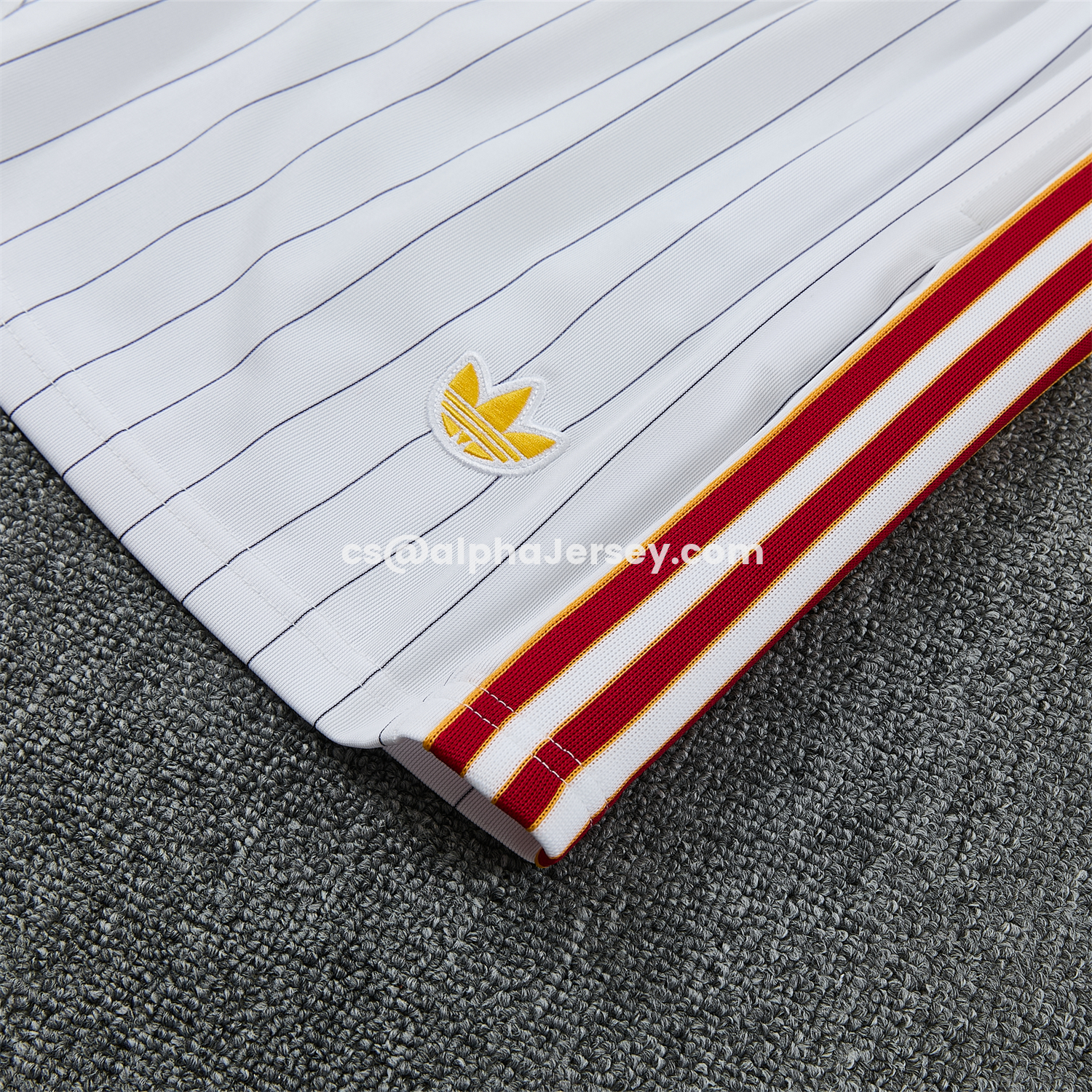 AJ-AlphaJersey-Roma 25-26 Retro Style Vest Training Set - White With Red Details Top & Pants