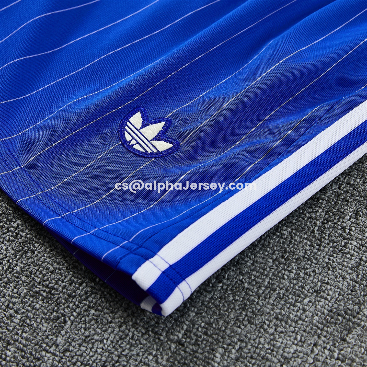 AJ-AlphaJersey-C.H.E.L.S.E.A 25-26 Retro Style Vest Training Set - White Top & Blue Stripes Pants